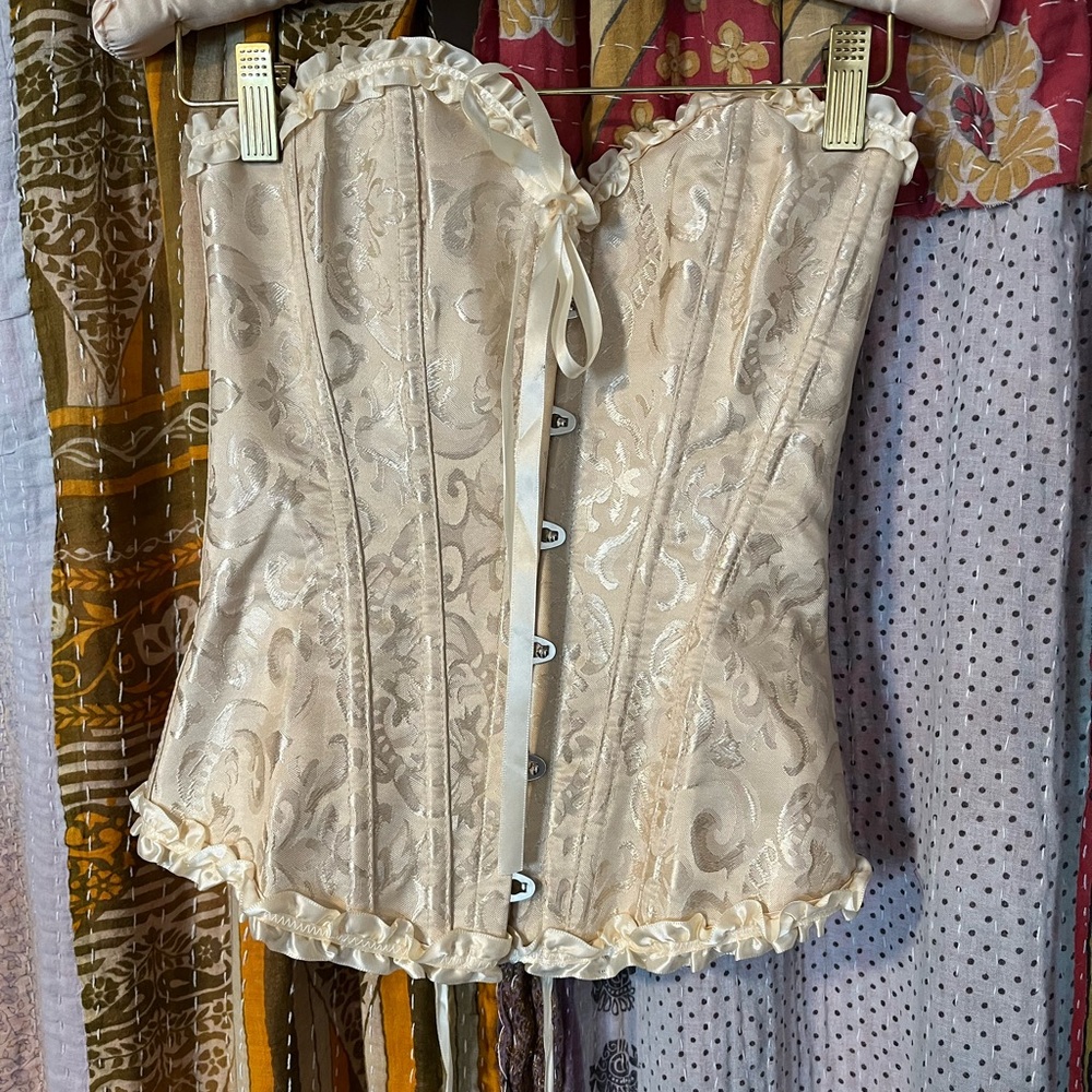 Vintage Elegant Cream Corset Top XS